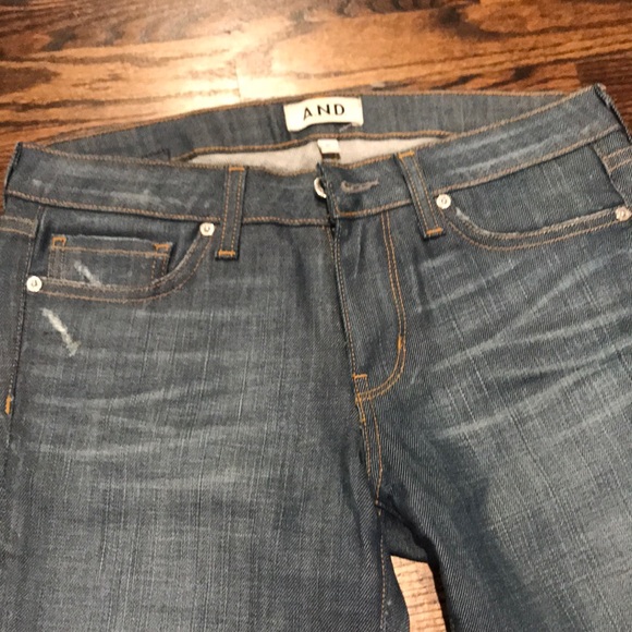 A.N.D. 250 wears Rolled skinny jeans - Picture 2 of 5